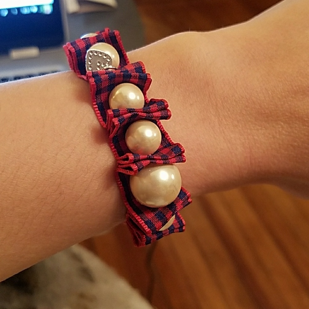 Stella & Dot Child's Pearl Bracelet